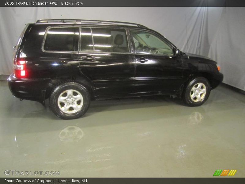 Black / Ivory 2005 Toyota Highlander 4WD