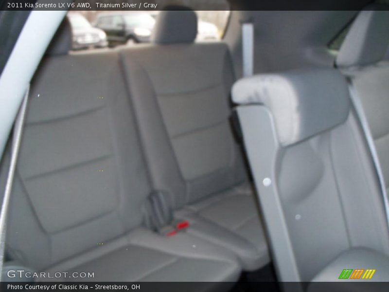 Titanium Silver / Gray 2011 Kia Sorento LX V6 AWD