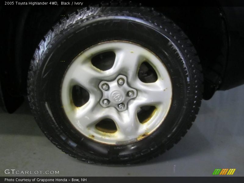 Black / Ivory 2005 Toyota Highlander 4WD