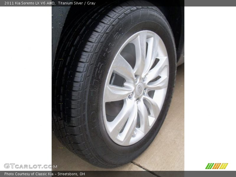 Titanium Silver / Gray 2011 Kia Sorento LX V6 AWD