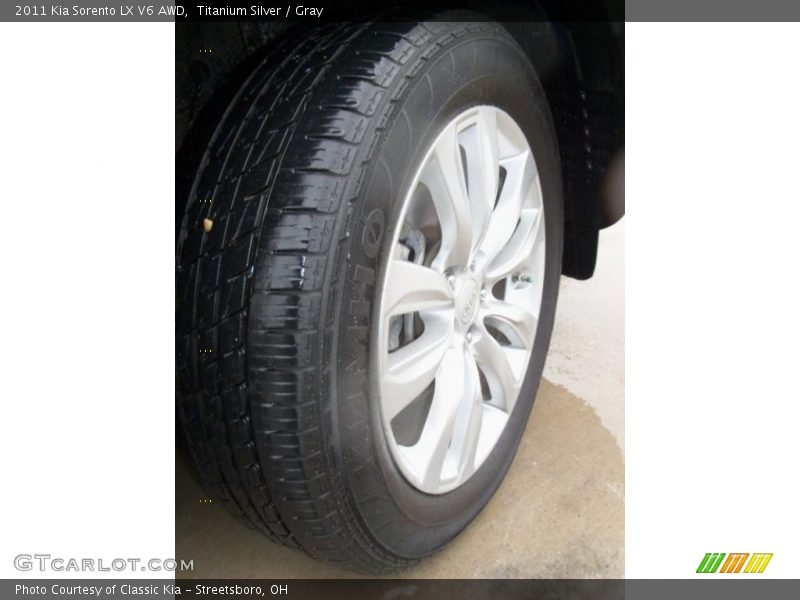 Titanium Silver / Gray 2011 Kia Sorento LX V6 AWD