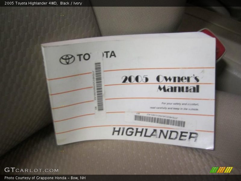 Black / Ivory 2005 Toyota Highlander 4WD