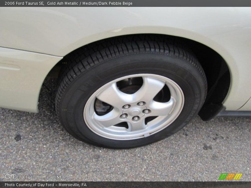 Gold Ash Metallic / Medium/Dark Pebble Beige 2006 Ford Taurus SE