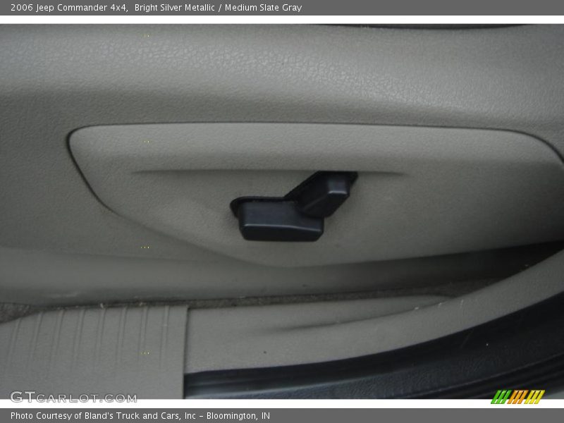 Bright Silver Metallic / Medium Slate Gray 2006 Jeep Commander 4x4