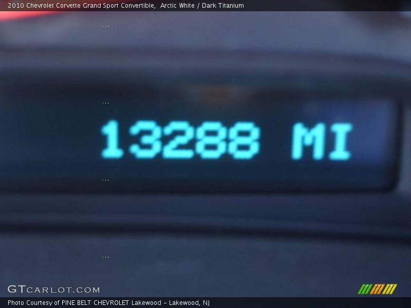 Arctic White / Dark Titanium 2010 Chevrolet Corvette Grand Sport Convertible