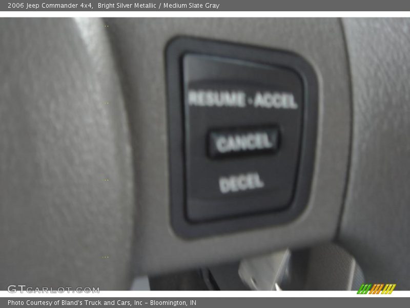 Bright Silver Metallic / Medium Slate Gray 2006 Jeep Commander 4x4