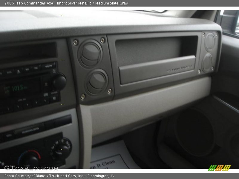 Bright Silver Metallic / Medium Slate Gray 2006 Jeep Commander 4x4