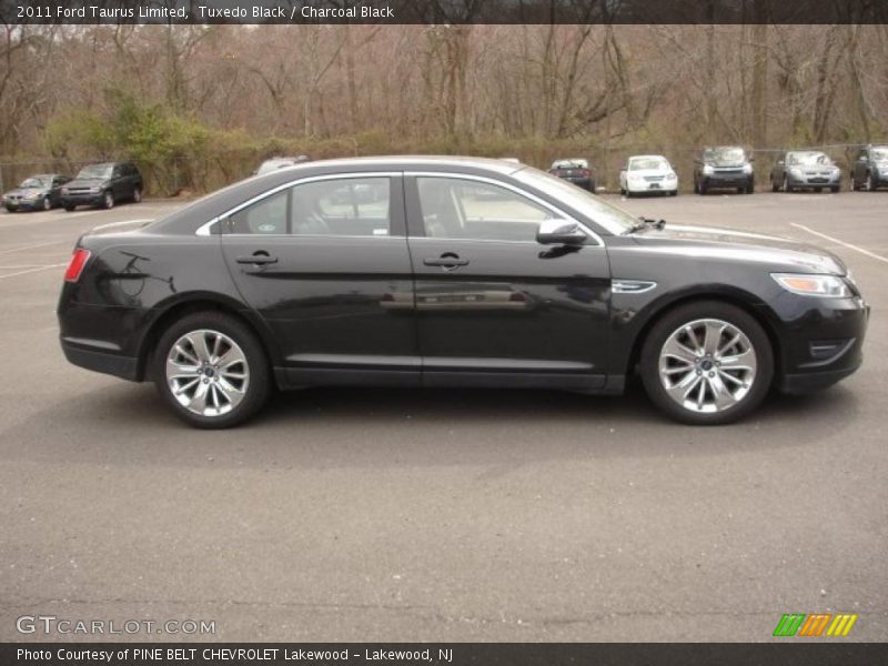 Tuxedo Black / Charcoal Black 2011 Ford Taurus Limited