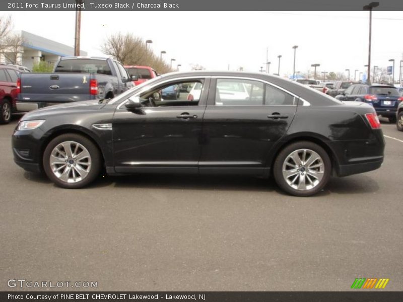 Tuxedo Black / Charcoal Black 2011 Ford Taurus Limited