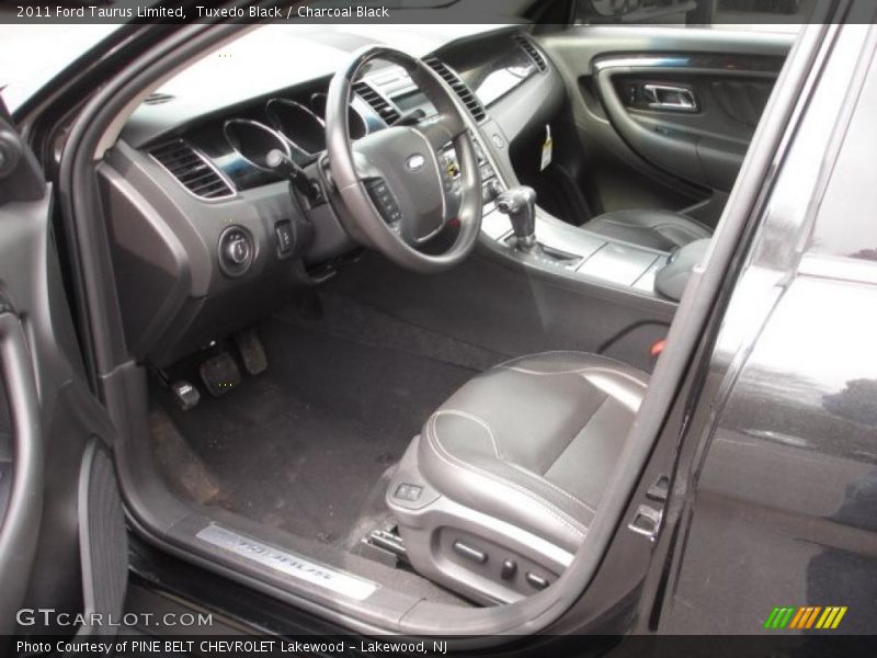 Tuxedo Black / Charcoal Black 2011 Ford Taurus Limited