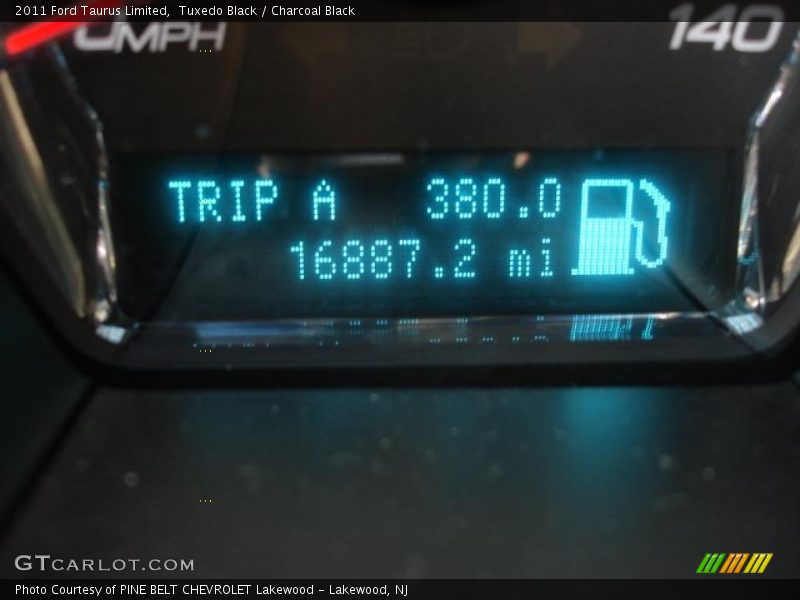 Tuxedo Black / Charcoal Black 2011 Ford Taurus Limited