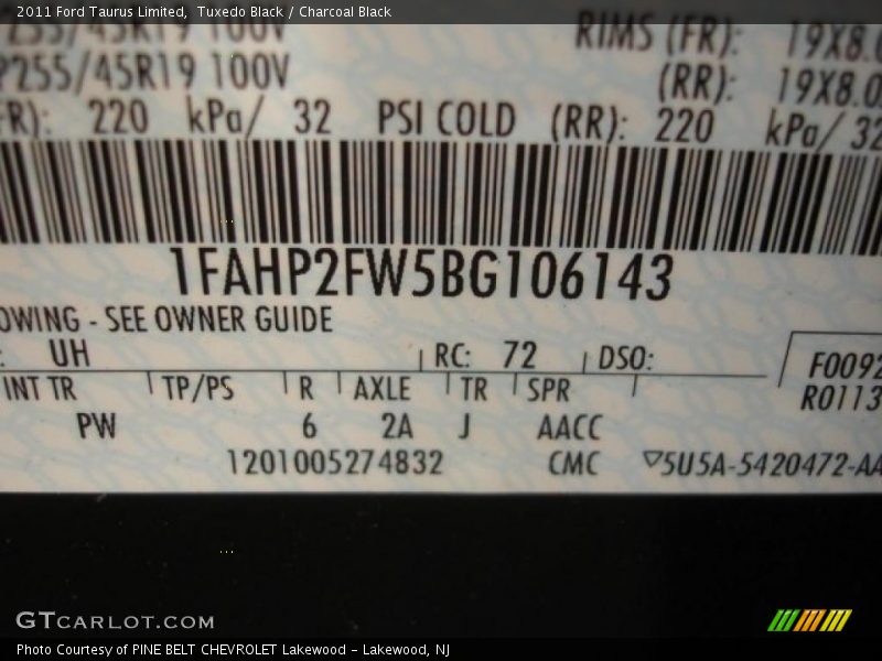 Tuxedo Black / Charcoal Black 2011 Ford Taurus Limited