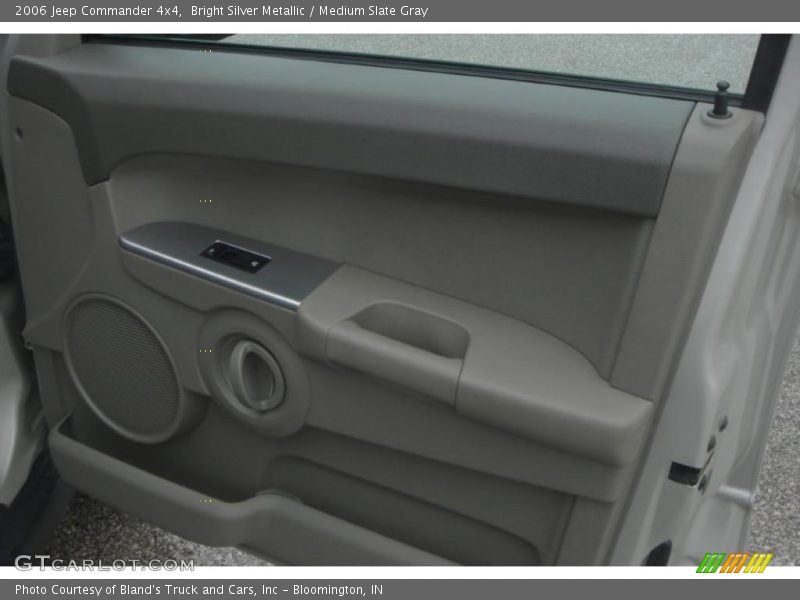 Bright Silver Metallic / Medium Slate Gray 2006 Jeep Commander 4x4