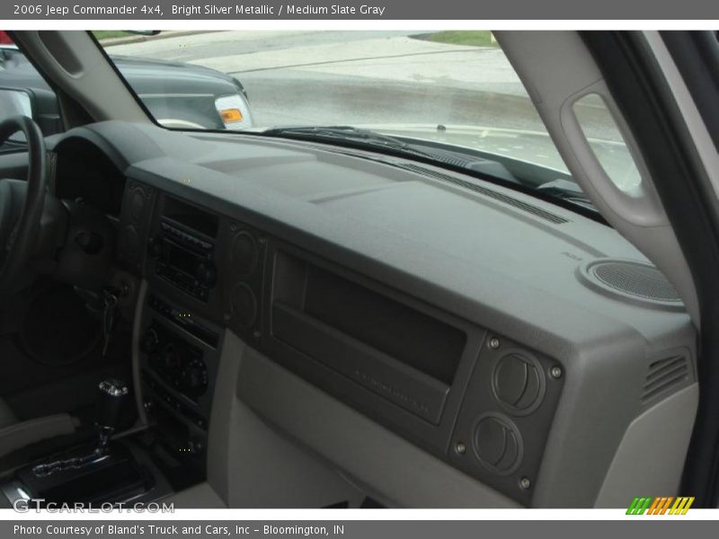 Bright Silver Metallic / Medium Slate Gray 2006 Jeep Commander 4x4