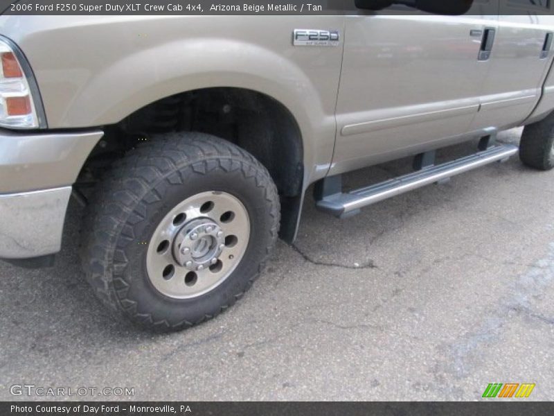 Arizona Beige Metallic / Tan 2006 Ford F250 Super Duty XLT Crew Cab 4x4