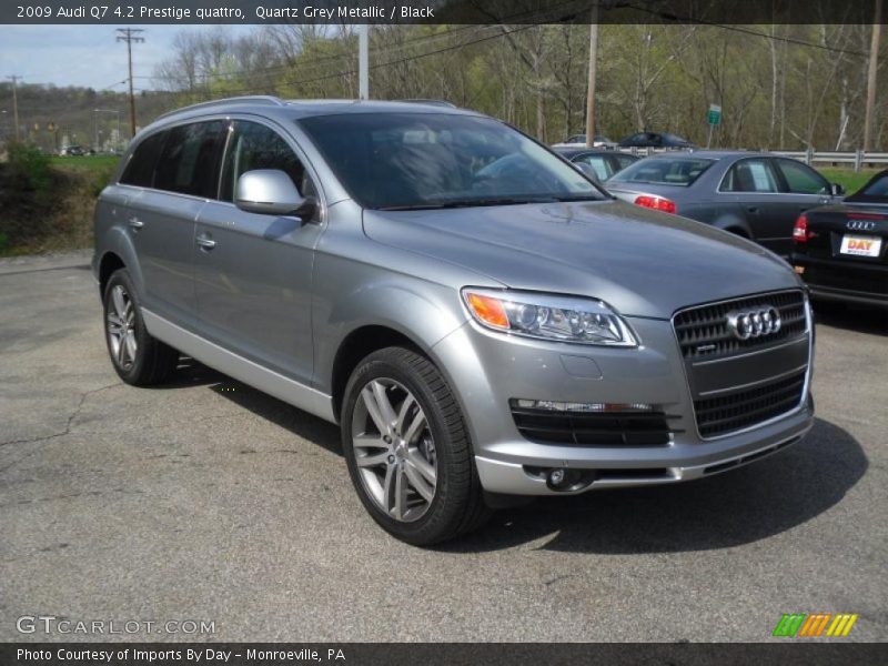 Front 3/4 View of 2009 Q7 4.2 Prestige quattro