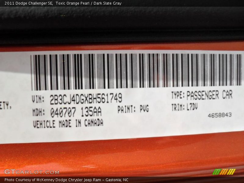 Toxic Orange Pearl / Dark Slate Gray 2011 Dodge Challenger SE