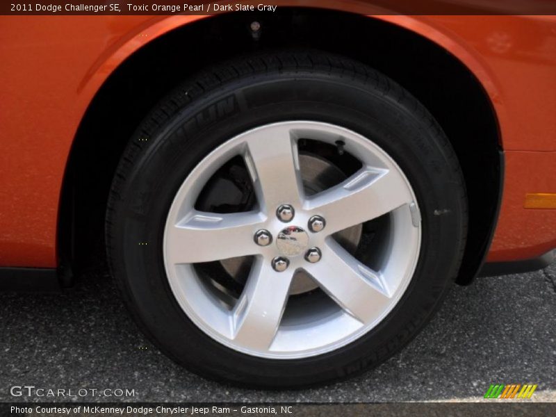 Toxic Orange Pearl / Dark Slate Gray 2011 Dodge Challenger SE