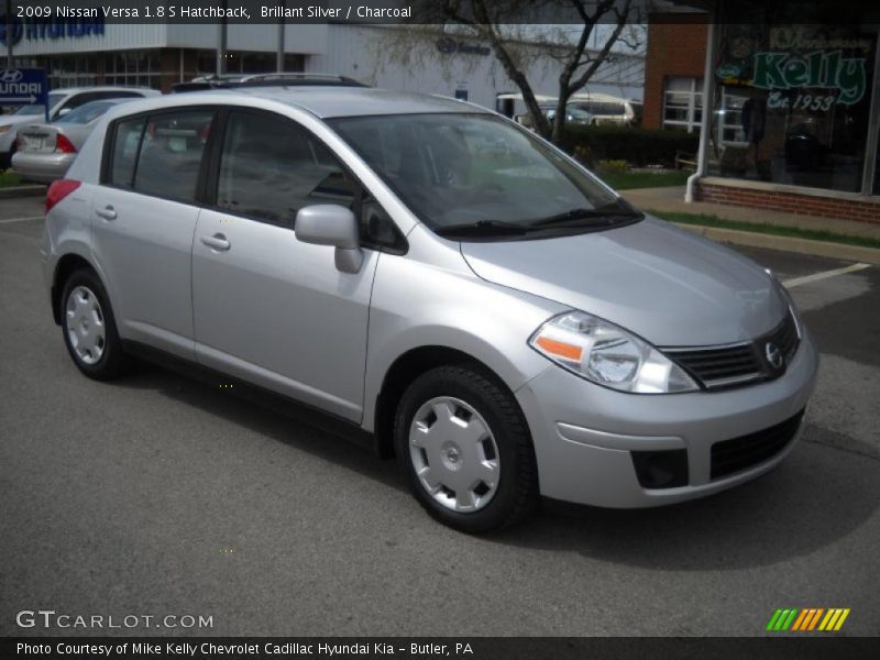 Brillant Silver / Charcoal 2009 Nissan Versa 1.8 S Hatchback