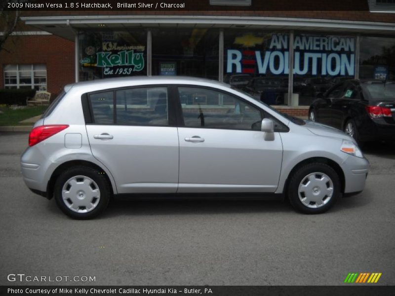 Brillant Silver / Charcoal 2009 Nissan Versa 1.8 S Hatchback