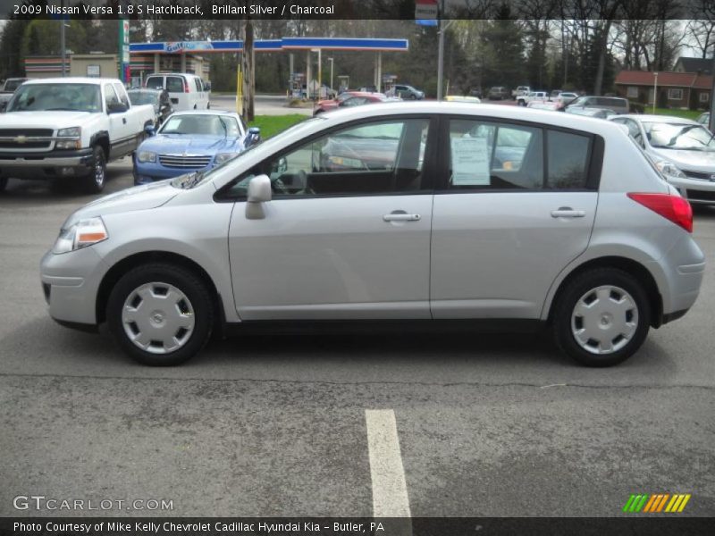Brillant Silver / Charcoal 2009 Nissan Versa 1.8 S Hatchback