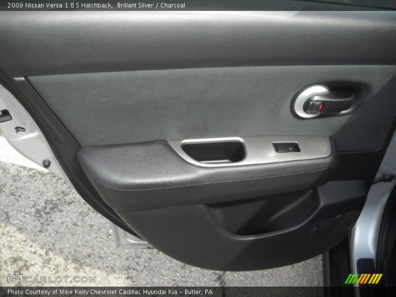 Brillant Silver / Charcoal 2009 Nissan Versa 1.8 S Hatchback
