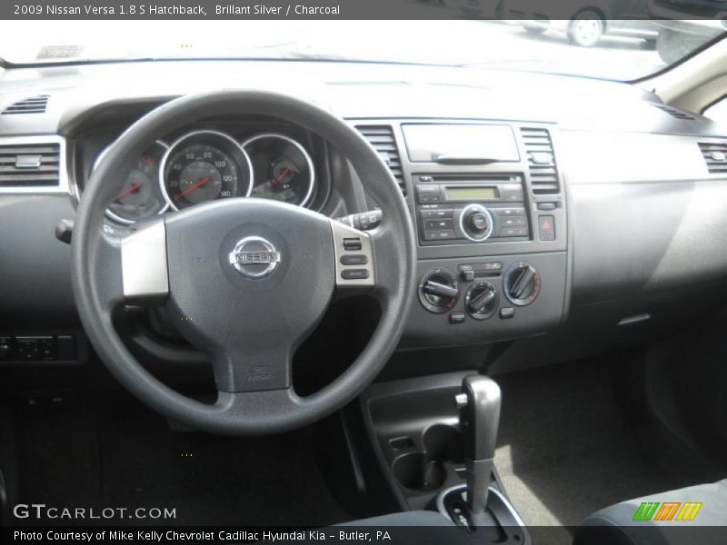 Brillant Silver / Charcoal 2009 Nissan Versa 1.8 S Hatchback