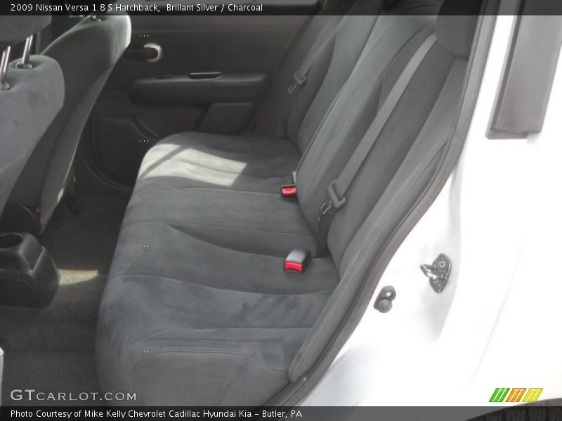 Brillant Silver / Charcoal 2009 Nissan Versa 1.8 S Hatchback