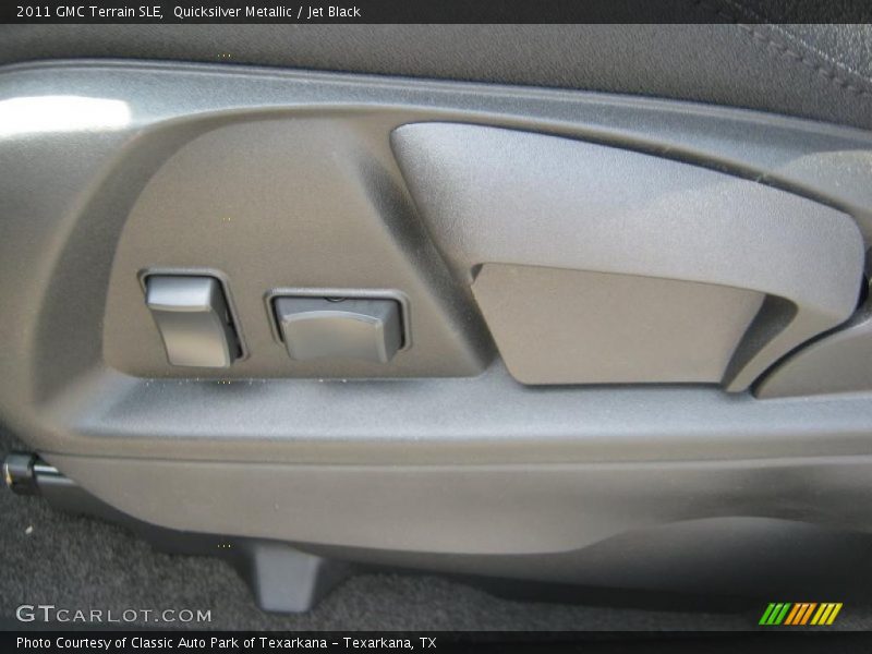 Quicksilver Metallic / Jet Black 2011 GMC Terrain SLE