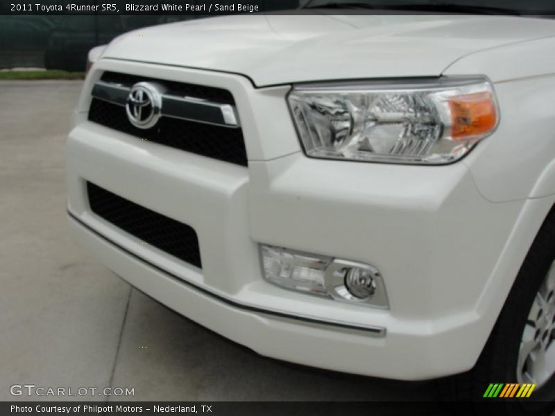 Blizzard White Pearl / Sand Beige 2011 Toyota 4Runner SR5