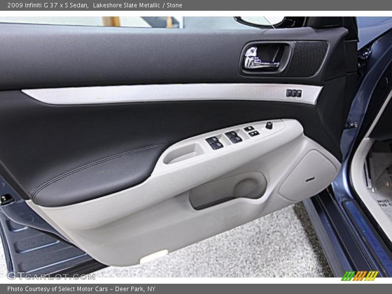 Door Panel of 2009 G 37 x S Sedan