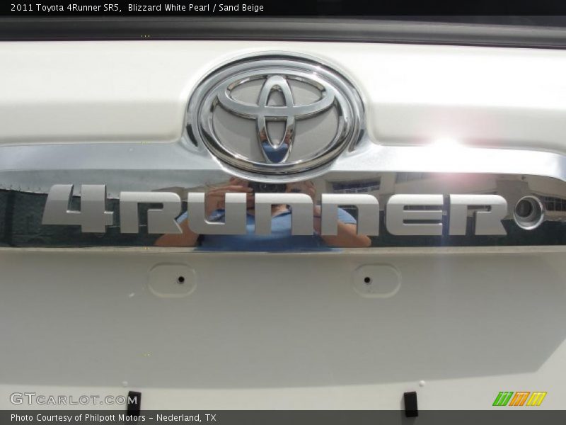 Blizzard White Pearl / Sand Beige 2011 Toyota 4Runner SR5