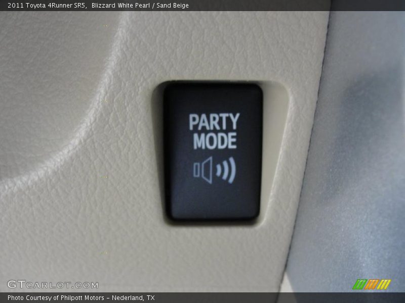 Blizzard White Pearl / Sand Beige 2011 Toyota 4Runner SR5
