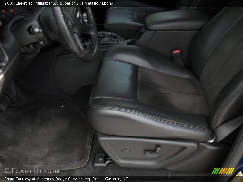  2006 TrailBlazer SS Ebony Interior