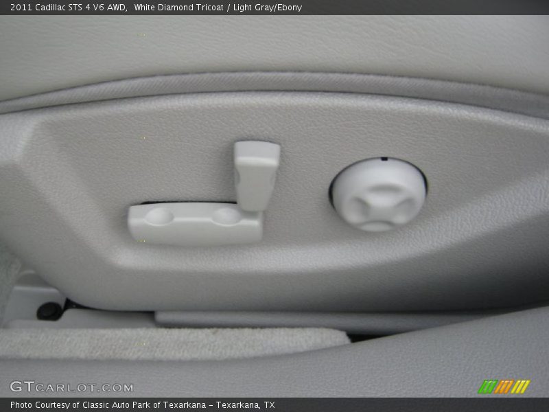 Controls of 2011 STS 4 V6 AWD