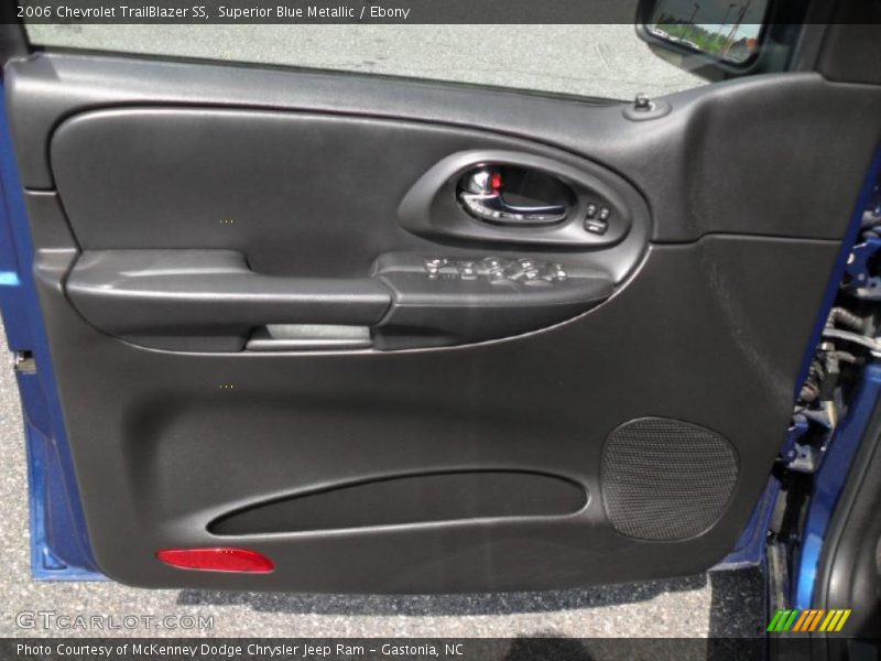 Door Panel of 2006 TrailBlazer SS