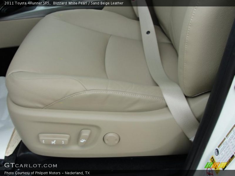 Blizzard White Pearl / Sand Beige Leather 2011 Toyota 4Runner SR5