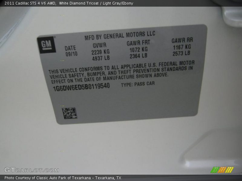 White Diamond Tricoat / Light Gray/Ebony 2011 Cadillac STS 4 V6 AWD