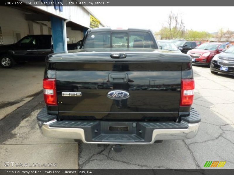 Black / Medium/Dark Flint 2007 Ford F150 XLT Regular Cab