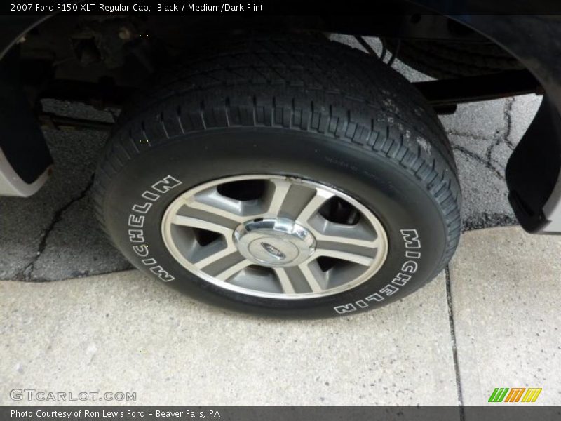 Black / Medium/Dark Flint 2007 Ford F150 XLT Regular Cab