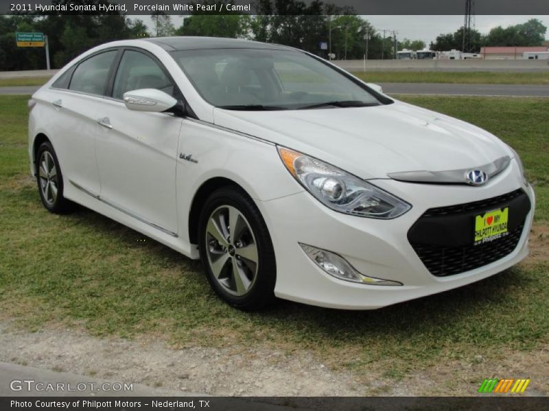 Front 3/4 View of 2011 Sonata Hybrid