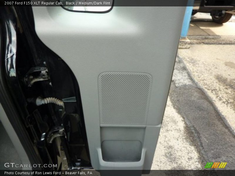 Black / Medium/Dark Flint 2007 Ford F150 XLT Regular Cab