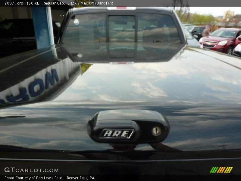 Black / Medium/Dark Flint 2007 Ford F150 XLT Regular Cab