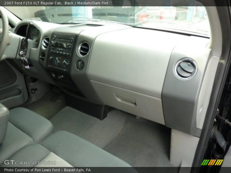 Black / Medium/Dark Flint 2007 Ford F150 XLT Regular Cab