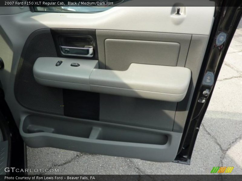 Black / Medium/Dark Flint 2007 Ford F150 XLT Regular Cab