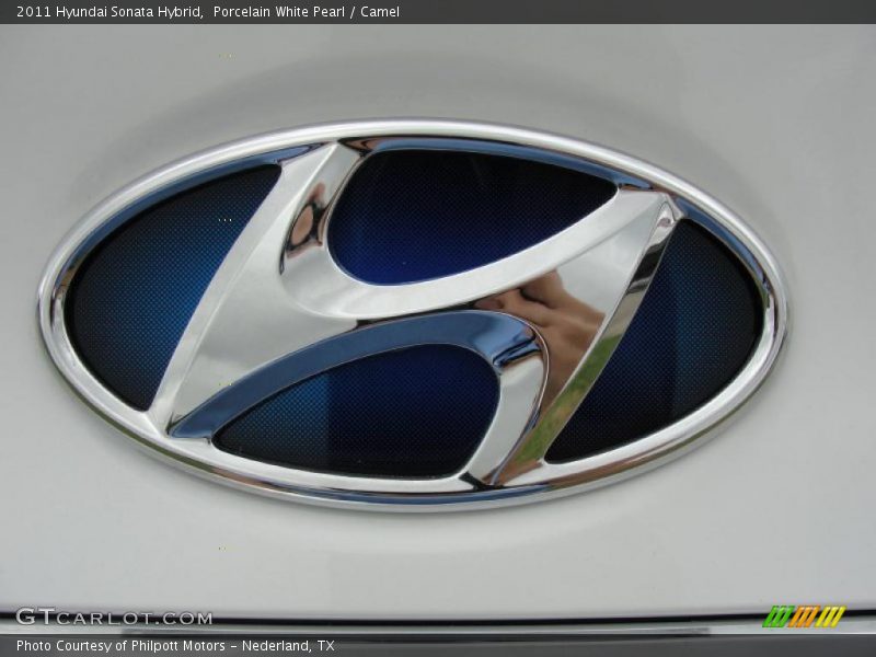  2011 Sonata Hybrid Logo