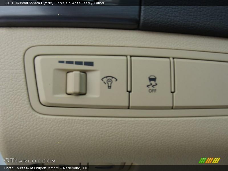 Controls of 2011 Sonata Hybrid