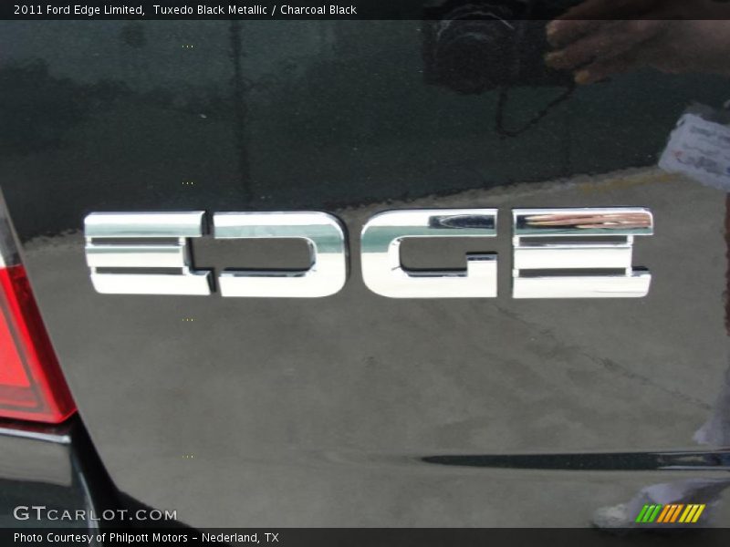 Tuxedo Black Metallic / Charcoal Black 2011 Ford Edge Limited