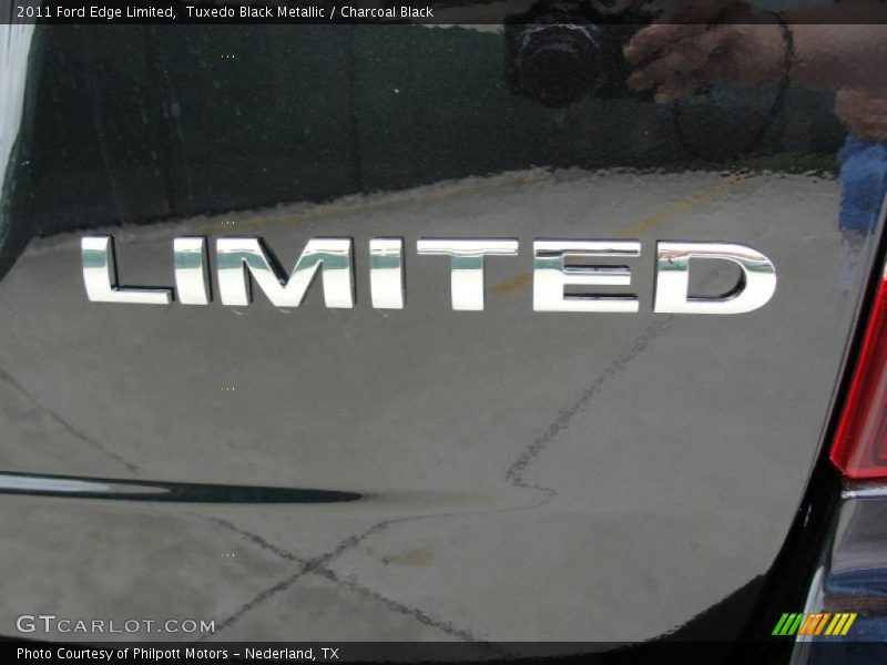 Tuxedo Black Metallic / Charcoal Black 2011 Ford Edge Limited