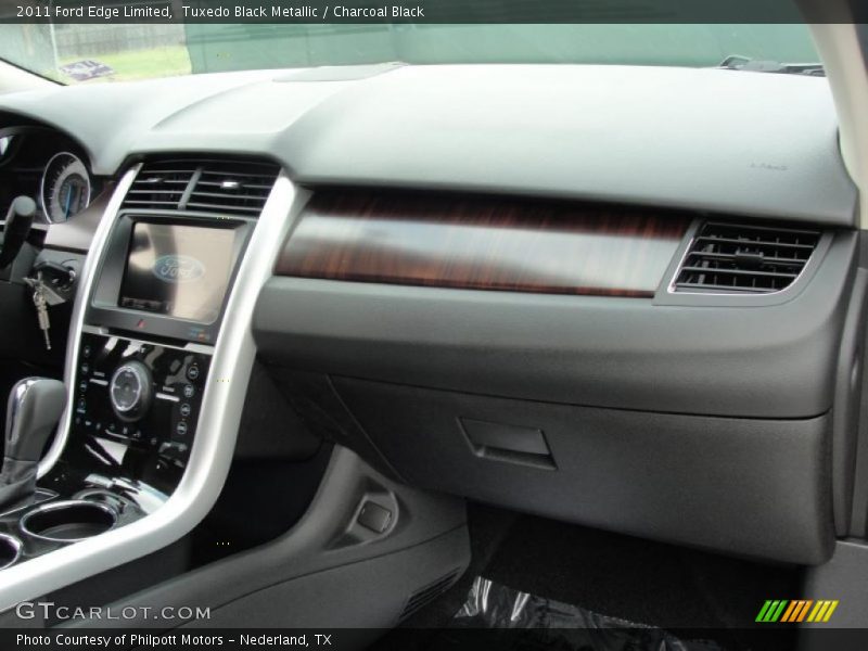 Tuxedo Black Metallic / Charcoal Black 2011 Ford Edge Limited
